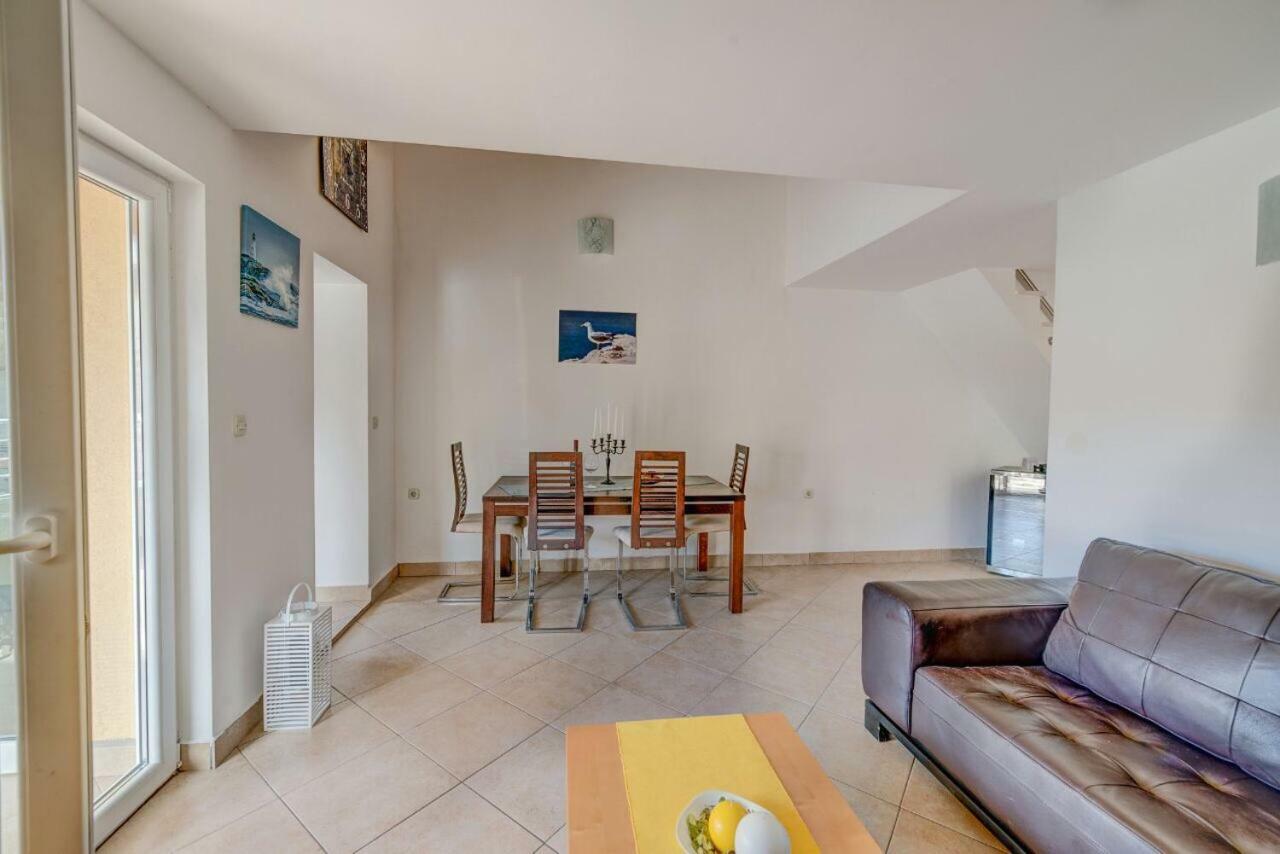 Apartments Savar - Ilo Brbinj Екстериор снимка